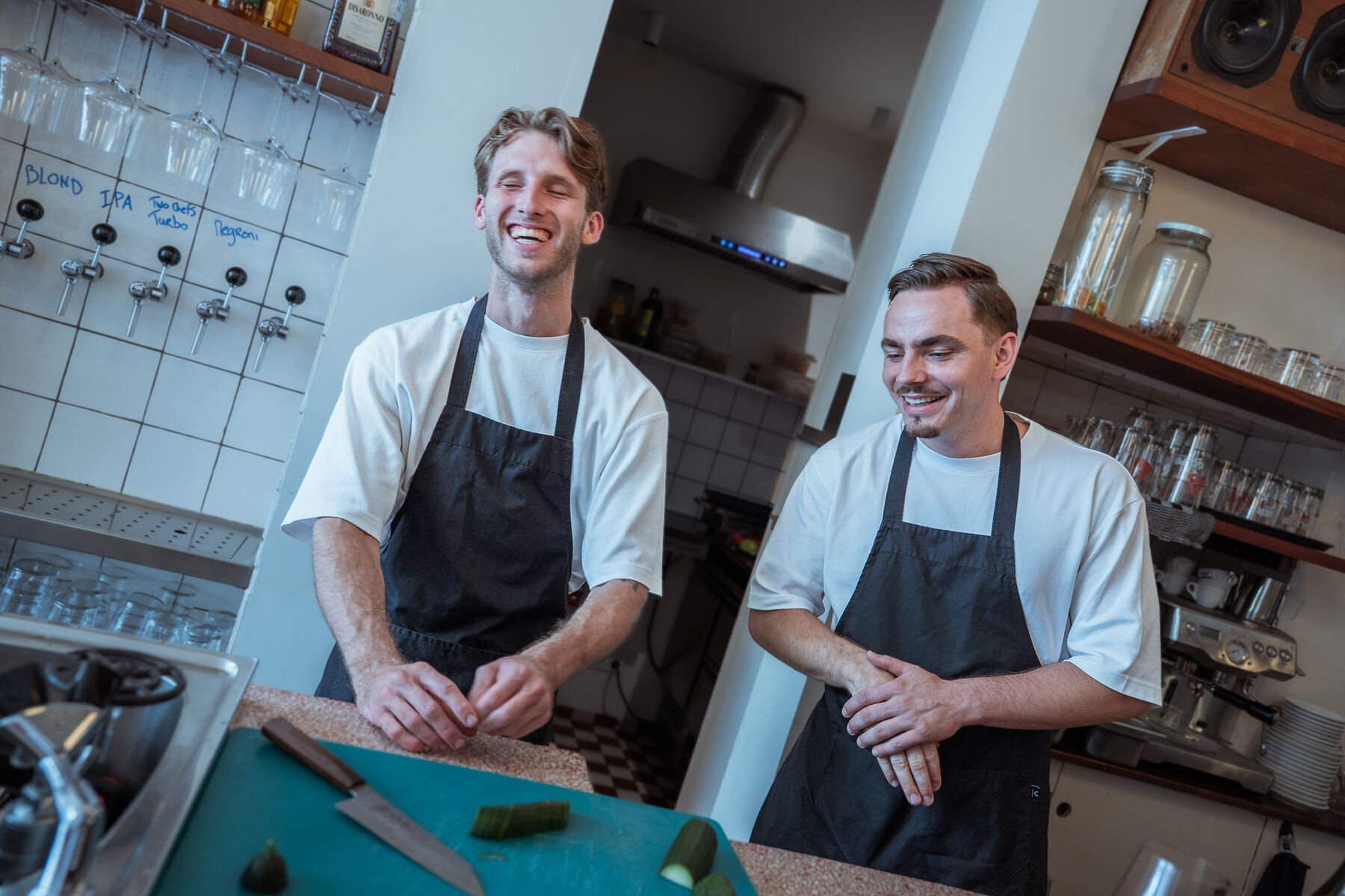 Damiaan en Stijn aan het werk